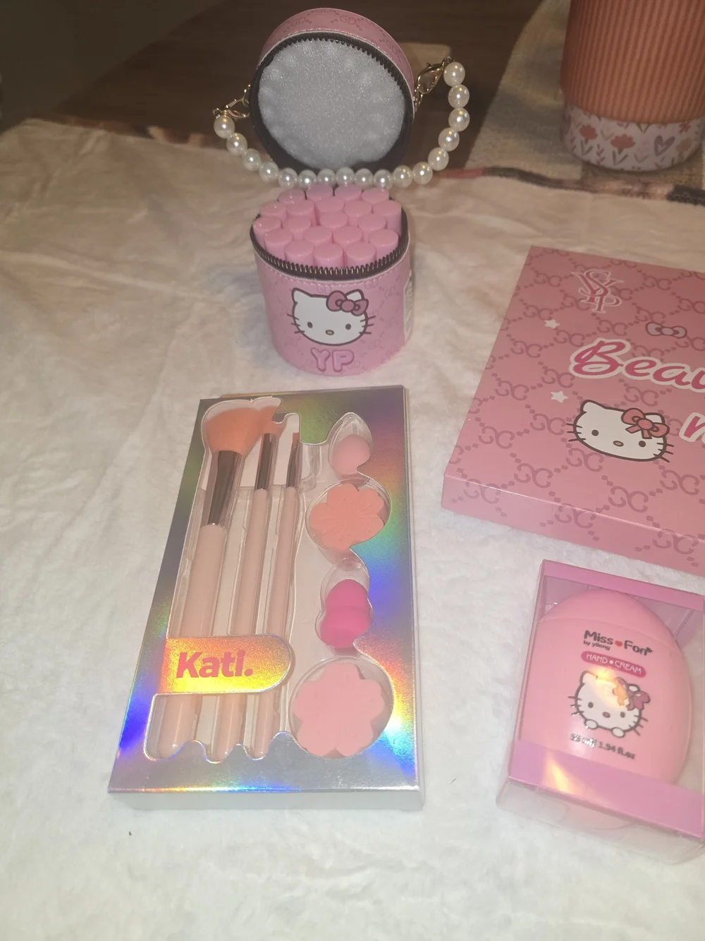 Ultimate Sanrio Hello Kitty Skincare & Makeup Bundle - 8pc Gift Set